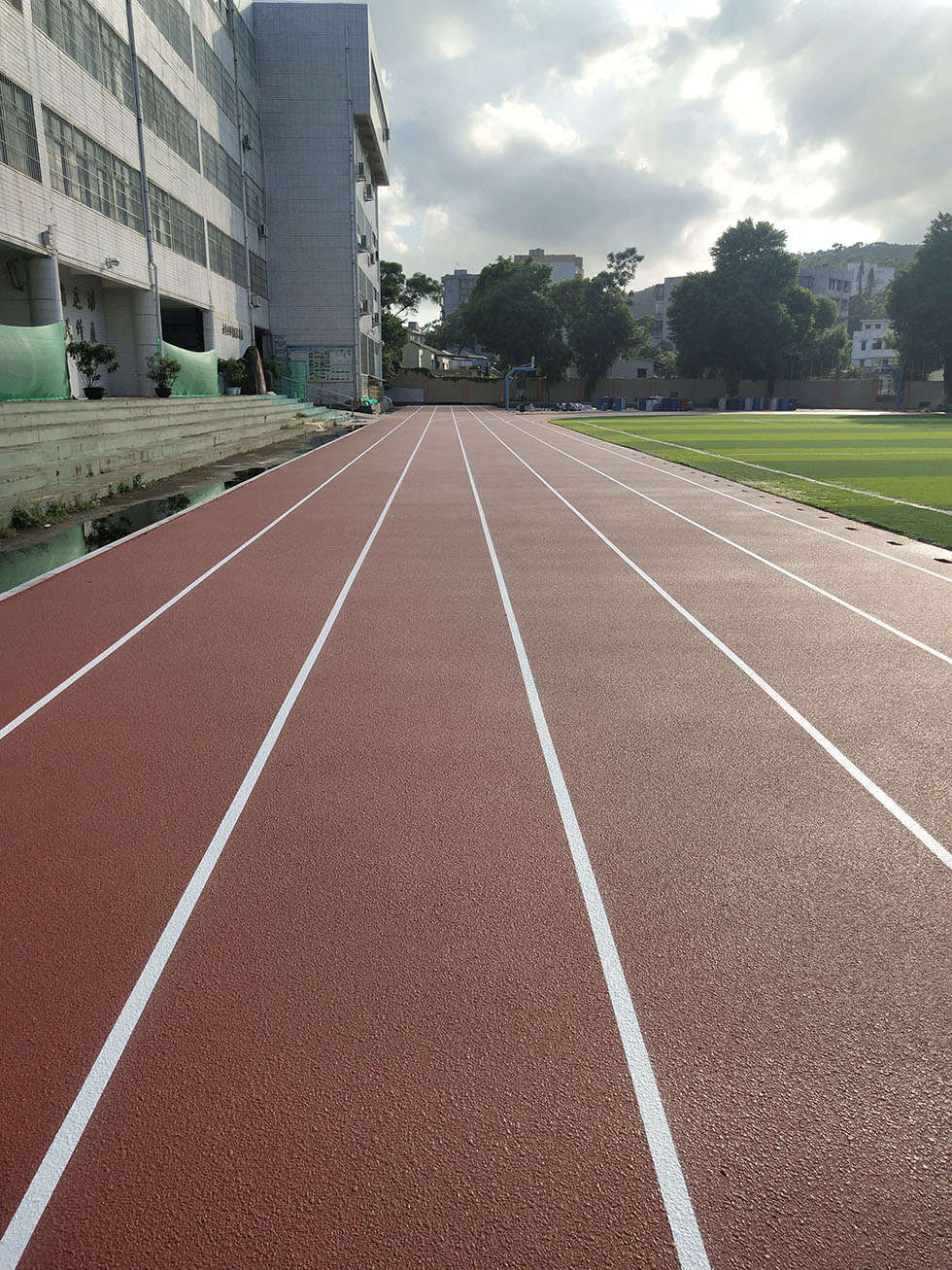 中小學新鋪學校塑膠跑道是否影響學生身體健康,市