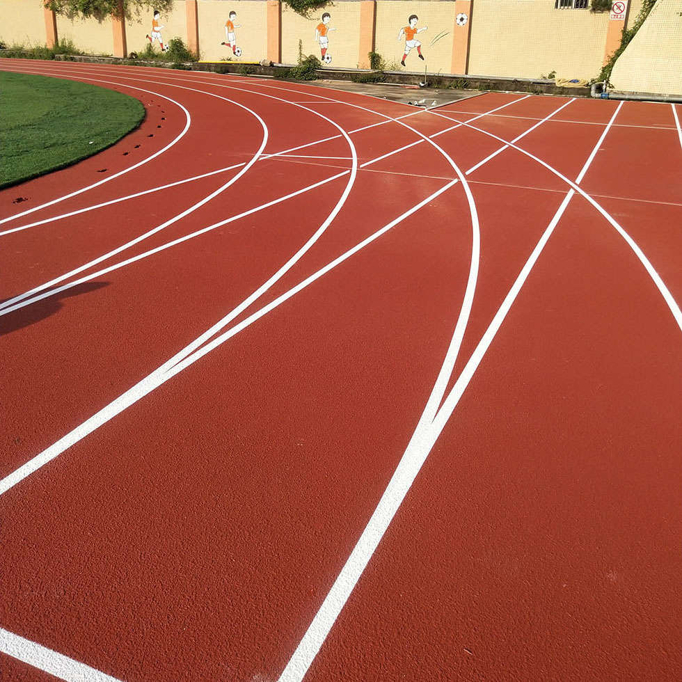 怎么描写学校塑胶跑道 小学建设学校塑胶跑道申请原因报告