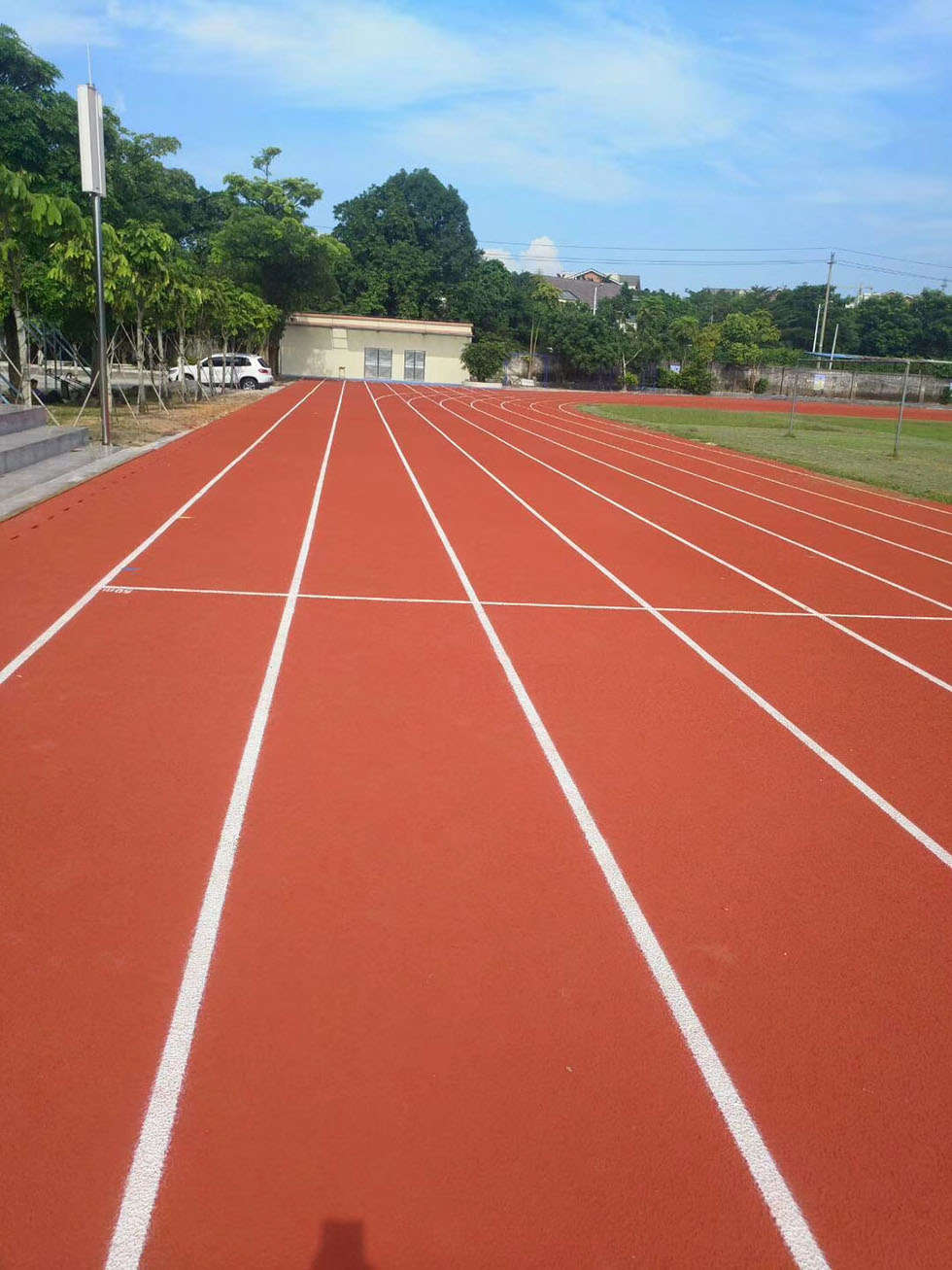 甘肃学校塑胶跑道建设标准 「南京学校塑胶跑道施工」长期跑步如何保护膝盖 优质 发