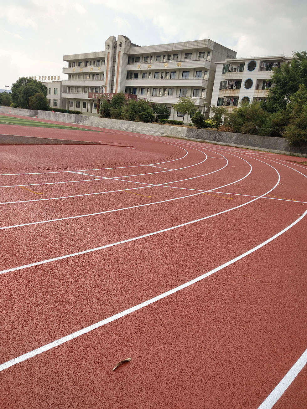 「山东学校塑胶跑道」200米跑道的尺寸是多少